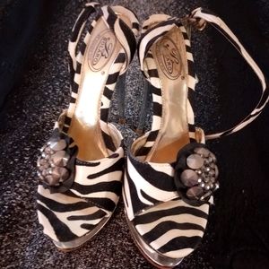 Zebra Striped Heels 👠